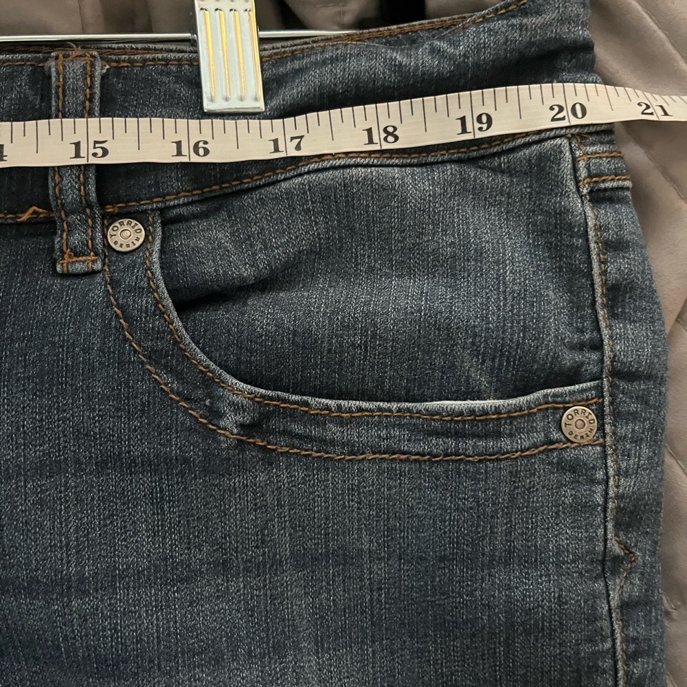 Torrid Plus Size 18 Dark Wash Distressed Skinny/Straight Jeans - Picture 7 of 11
